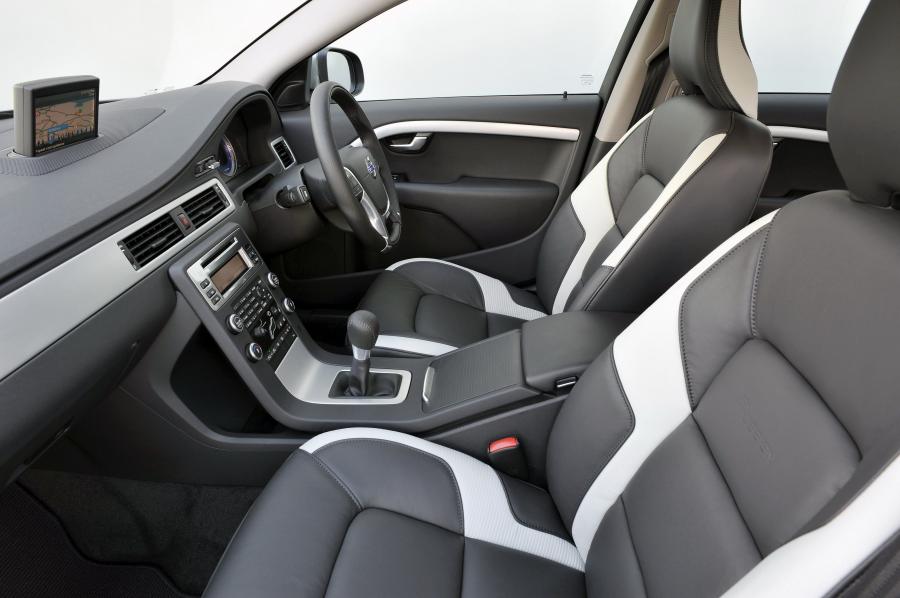  Volvo V70 2010 года  (фото 33 из 62)
